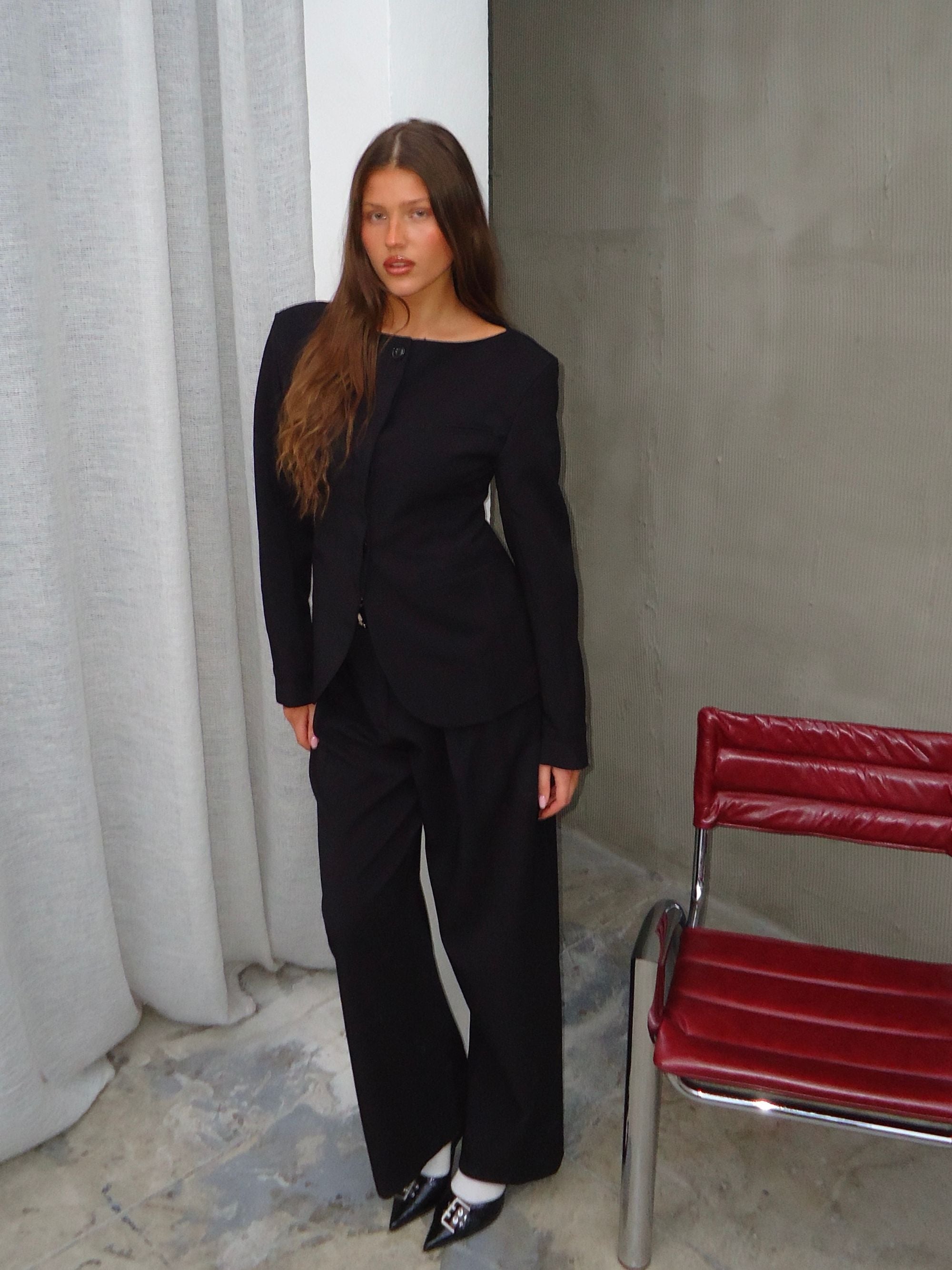 Tailored Fitted Vest with Boat Neck in Black