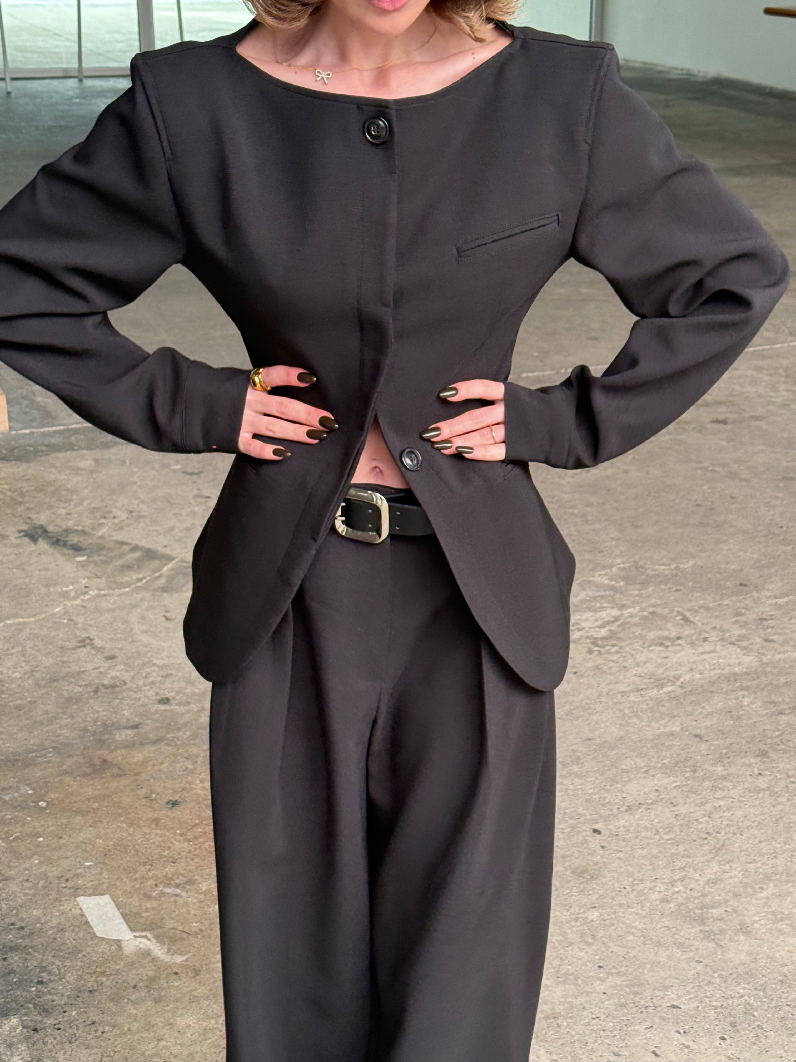 Tailored Fitted Vest with Boat Neck in Black