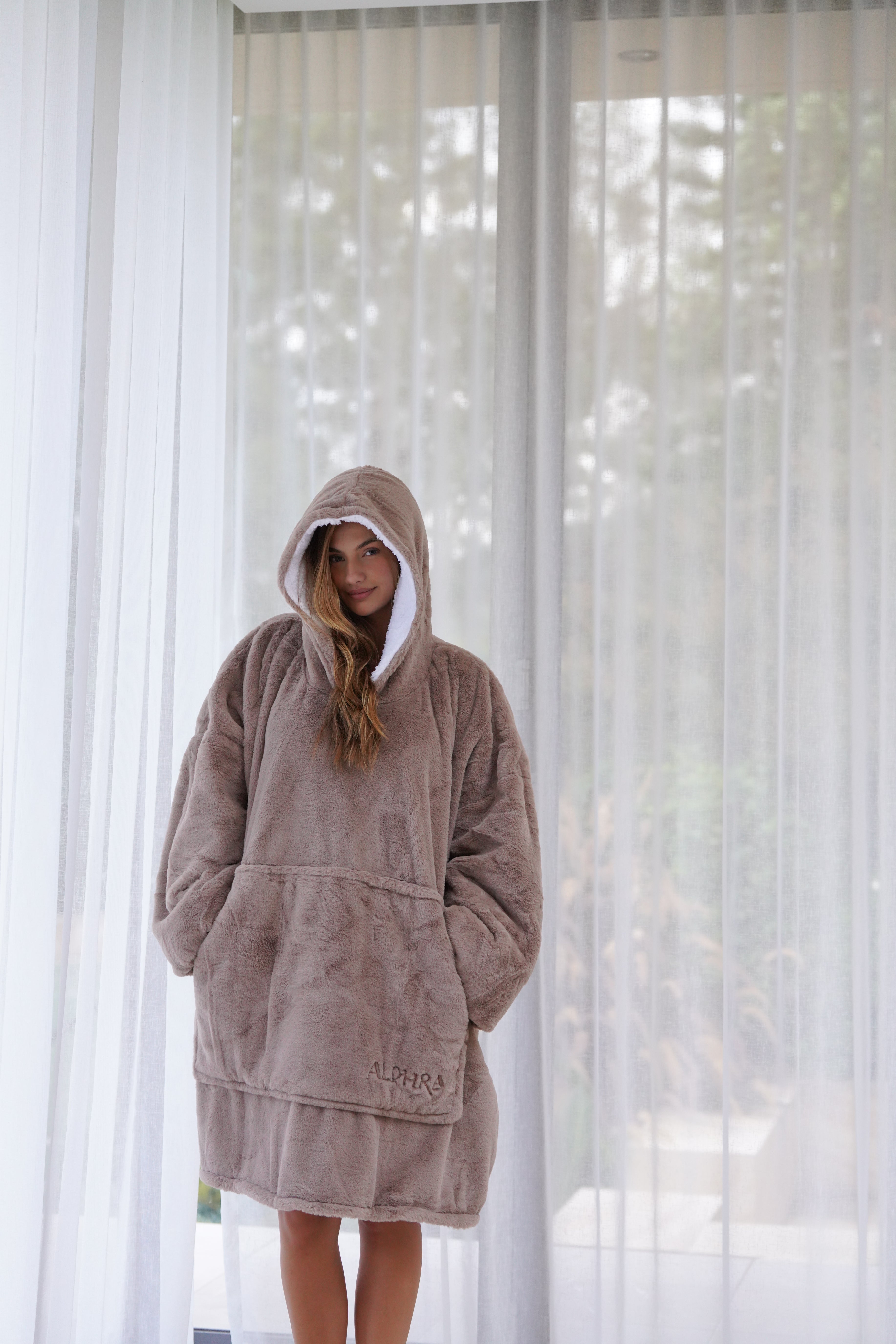Oversized Hoodie Blanket Mocha