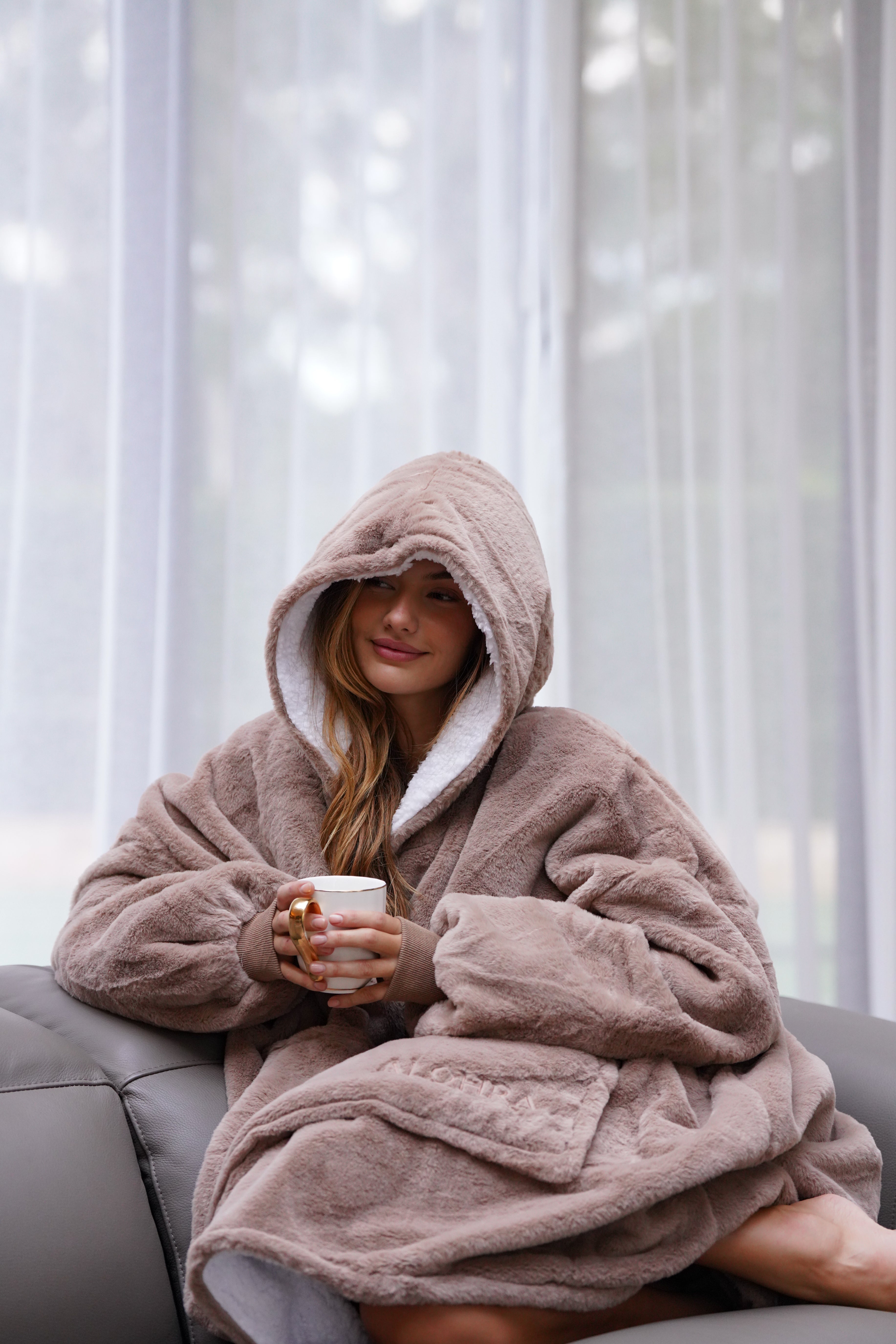 Oversized Hoodie Blanket Mocha